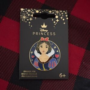 Disney Loungefly snowwhite Pin with Black and Gold Details